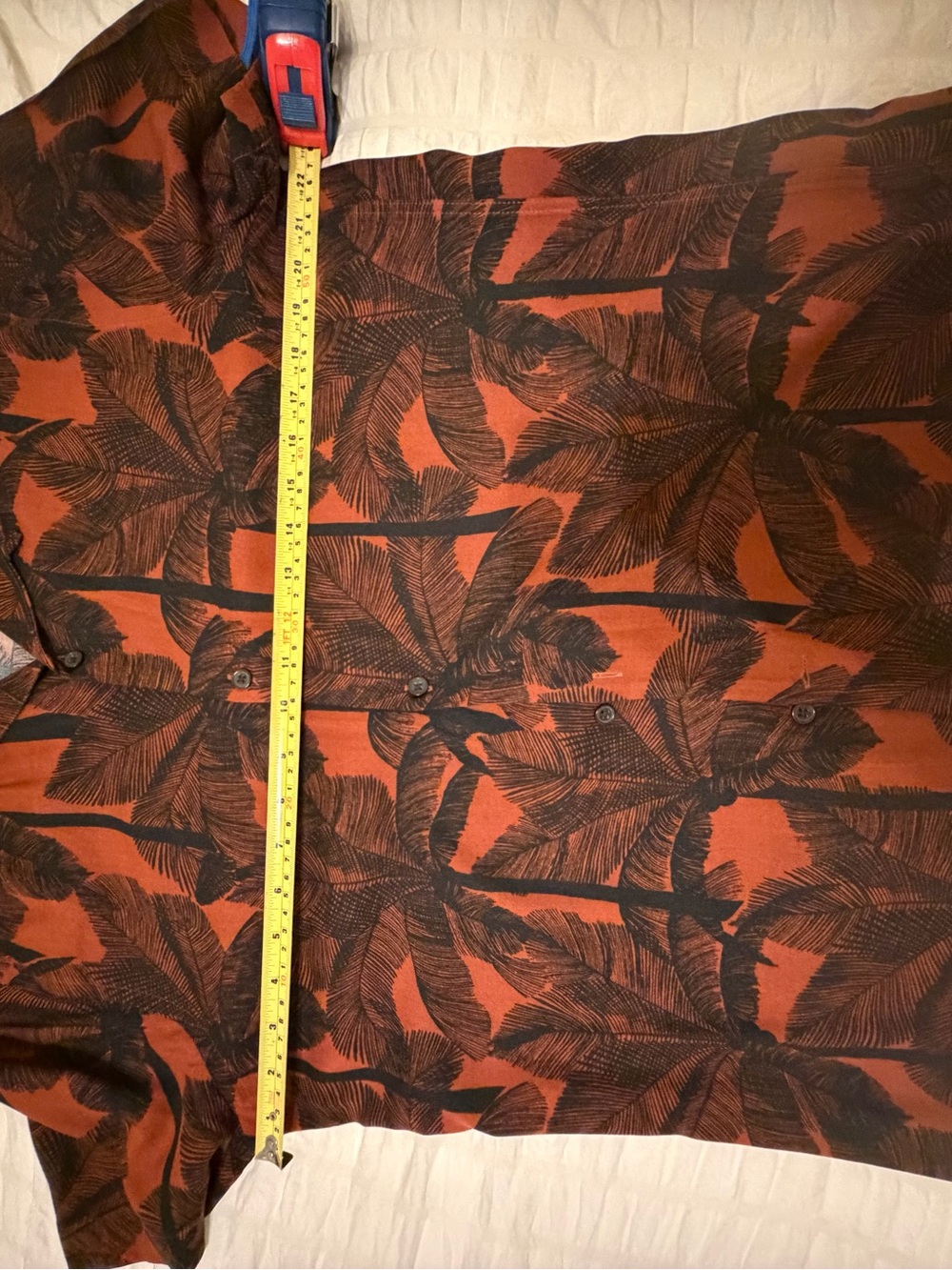 Express Men’s Short Sleeve Palm-Print Button Down Shirt in Rust and Black - Picture 5 of 7